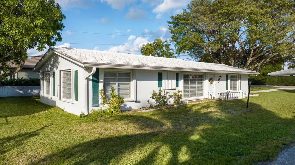 Unit for sale at 821 W Oyster Lane, Lantana, FL 33462