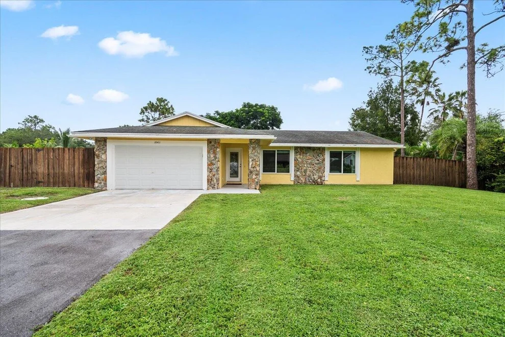 Unit for sale at 15411 Los Angeles Drive, Loxahatchee Groves, FL 33470