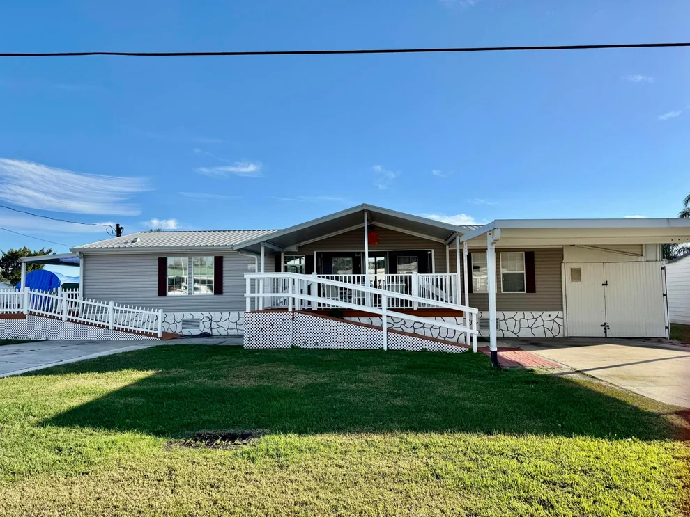 Unit for sale at 2132 SE 29th Street, Okeechobee, FL 34974