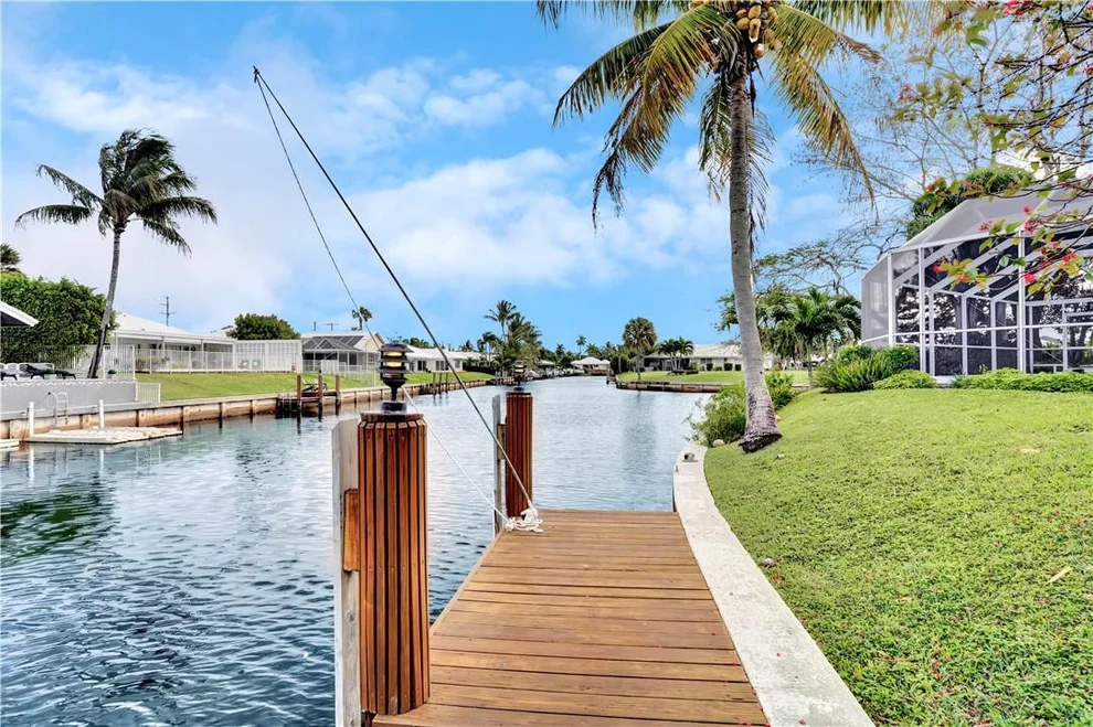 Unit for sale at 910 SW Tamarind Way, Boca Raton, FL 33486