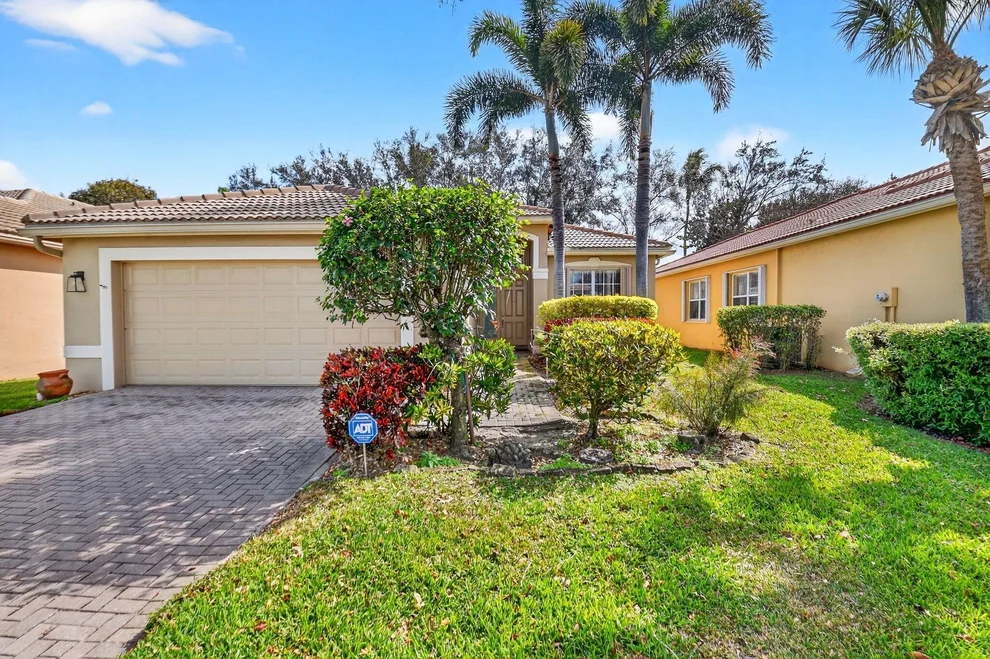 Unit for sale at 7420 Twin Falls Drive, Boynton Beach, FL 33437