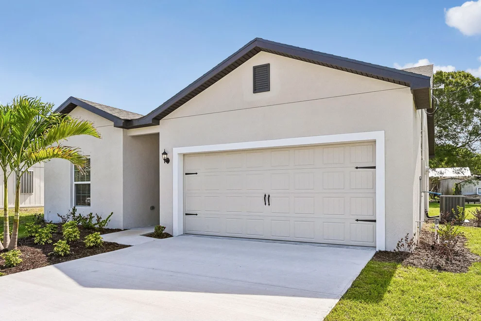 Unit for sale at 5200 Hickory Drive, Fort Pierce, FL 34982