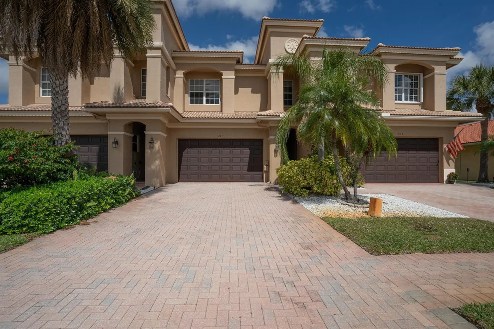 Unit for sale at 211 Catania Way, Royal Palm Beach, FL 33411