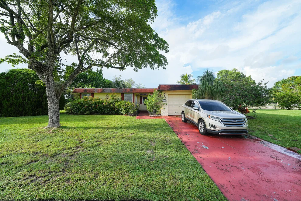 Unit for sale at 6311 NW 72nd Avenue, Tamarac, FL 33321