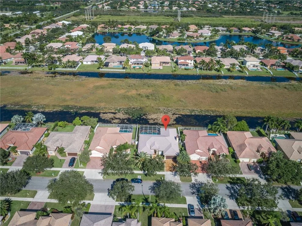 Unit for sale at 16455 Mariposa Circle, Pembroke Pines, FL 33331