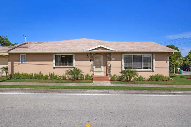 Unit for sale at 1616 18 Avenue N, Lake Worth Beach, FL 33460