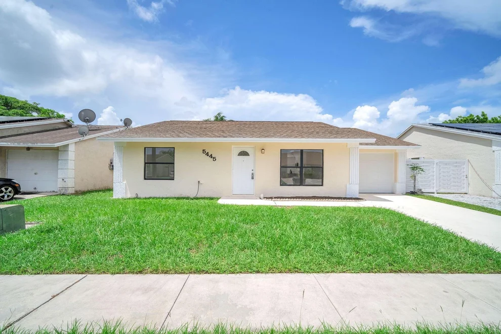 Unit for sale at 5445 Thurston Avenue, Lake Worth, FL 33463