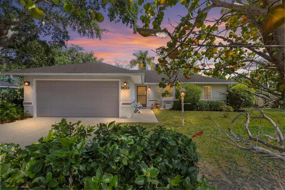 Unit for sale at 900 10th Court, Vero Beach, FL 32960
