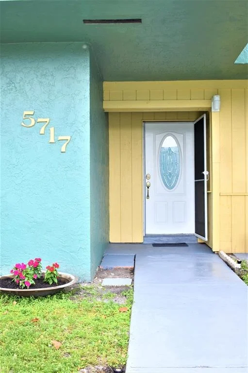 Unit for sale at 5717 Kimberton Way, Lake Worth, FL 33463