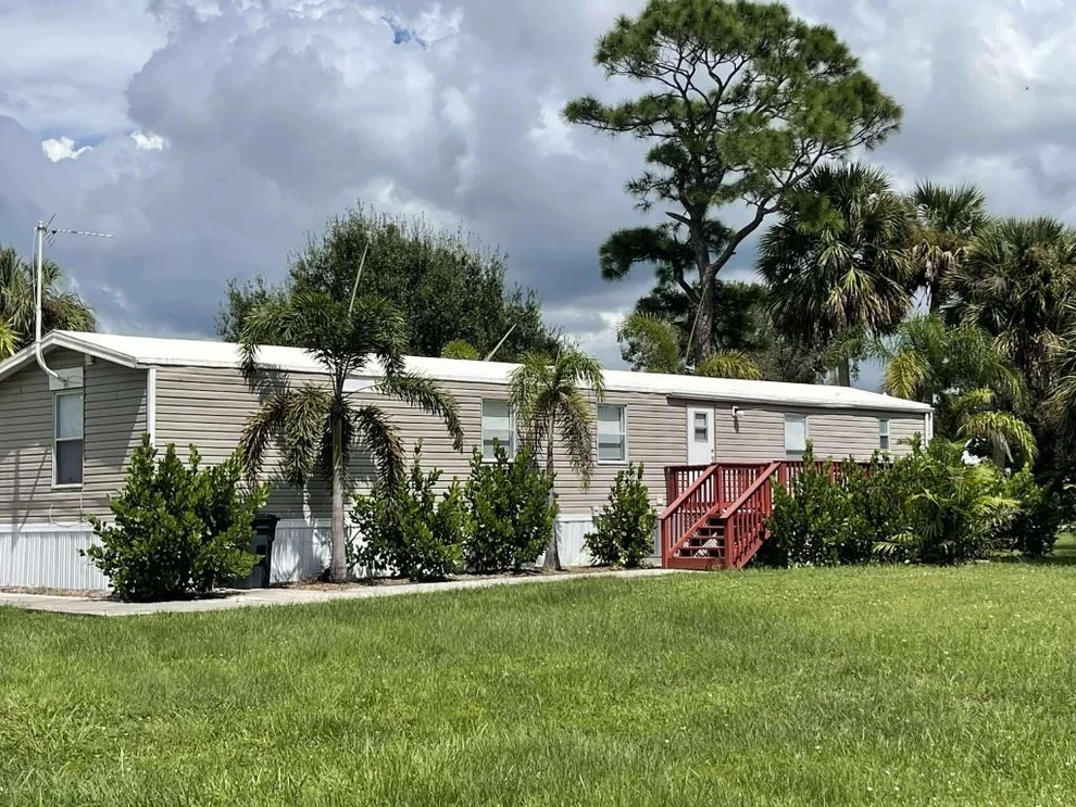 Unit for sale at 8672 SE 59th Drive, Okeechobee, FL 34974
