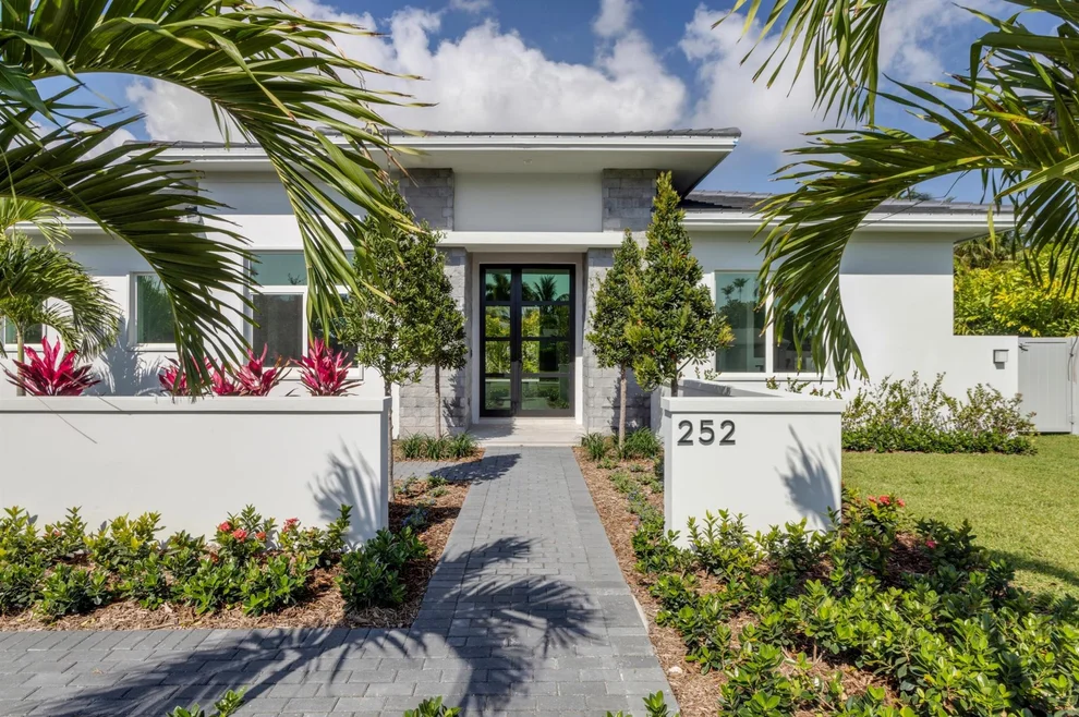 Unit for sale at 252 NE 17th Street, Delray Beach, FL 33444