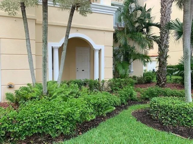 Unit for sale at 20 Harbour Isle Drive W, Fort Pierce, FL 34949