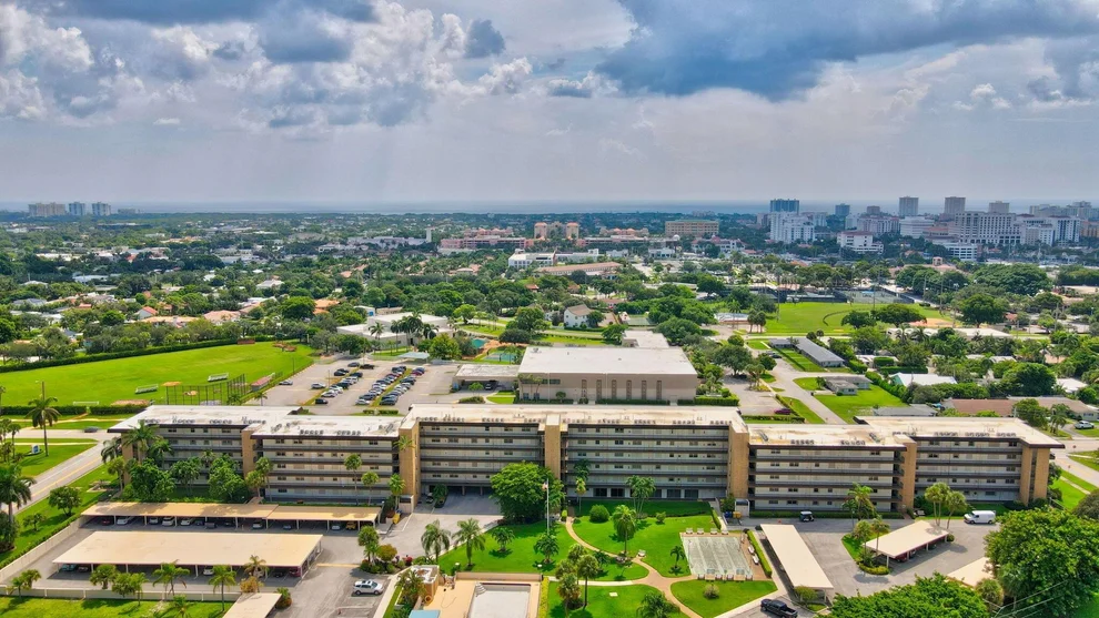 Unit for sale at 555 NW 4th Avenue Avenue, Boca Raton, FL 33432