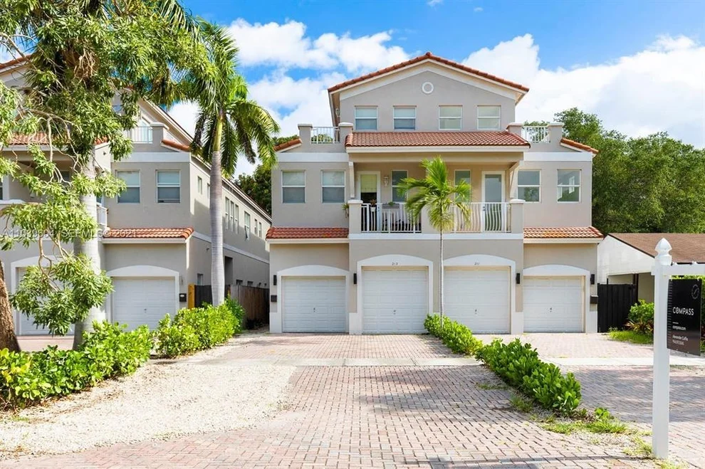 Unit for sale at 213 SW 11TH Street, Fort Lauderdale, FL 33315