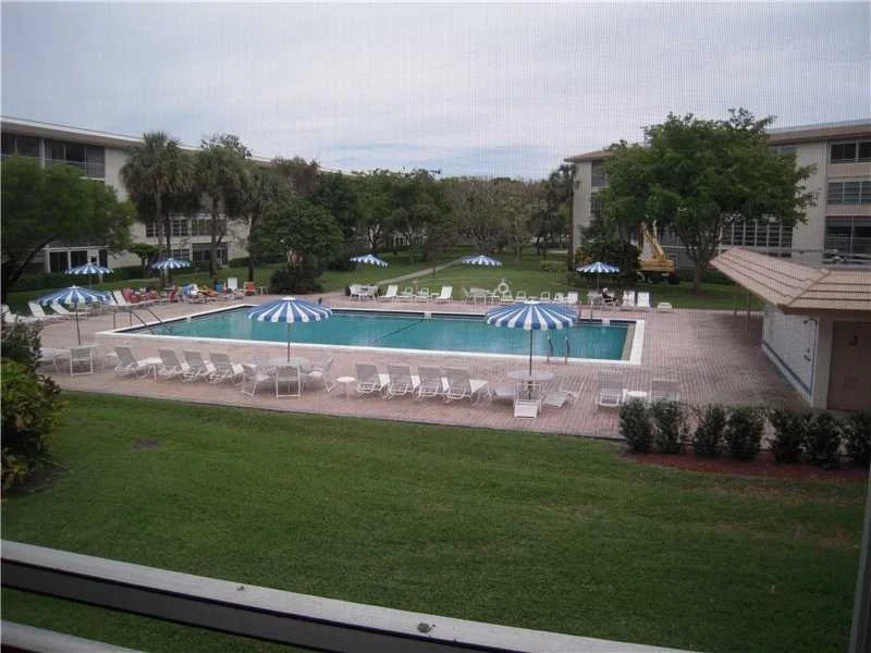 Unit for sale at 2201 Lucaya Bend, Coconut Creek, FL 33066