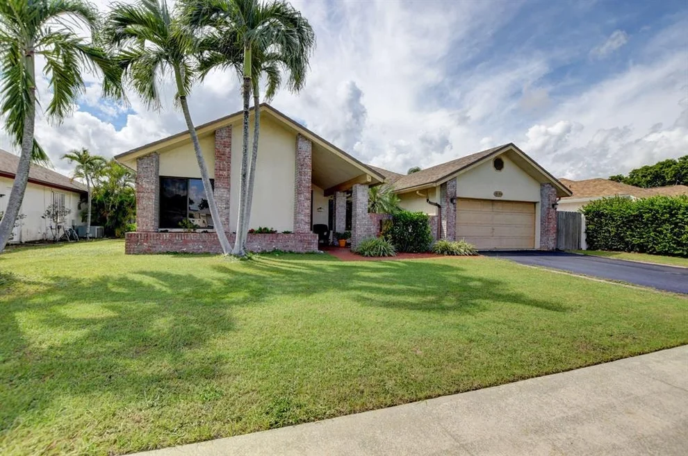 Unit for sale at 18195 181 Circle S, Boca Raton, FL 33498