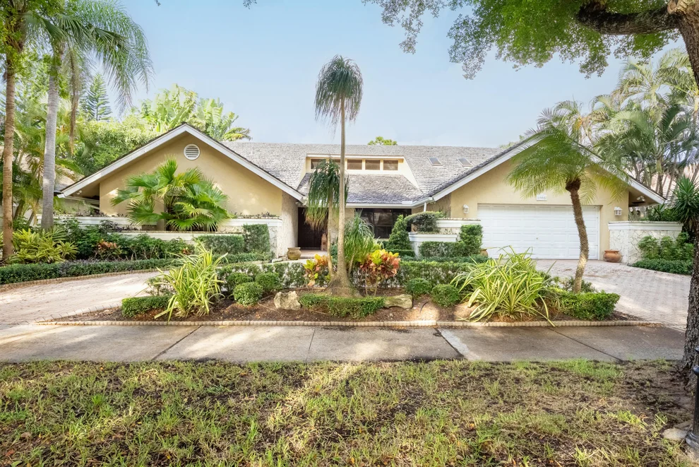 Unit for sale at 1995 S Parkside Circle, Boca Raton, FL 33486