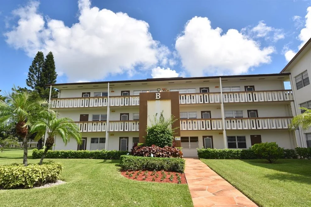 Unit for sale at 63 Mansfield B, Boca Raton, FL 33434