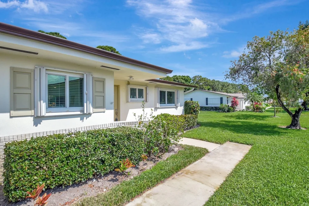 Unit for sale at 2884 Crosley Drive, West Palm Beach, FL 33415