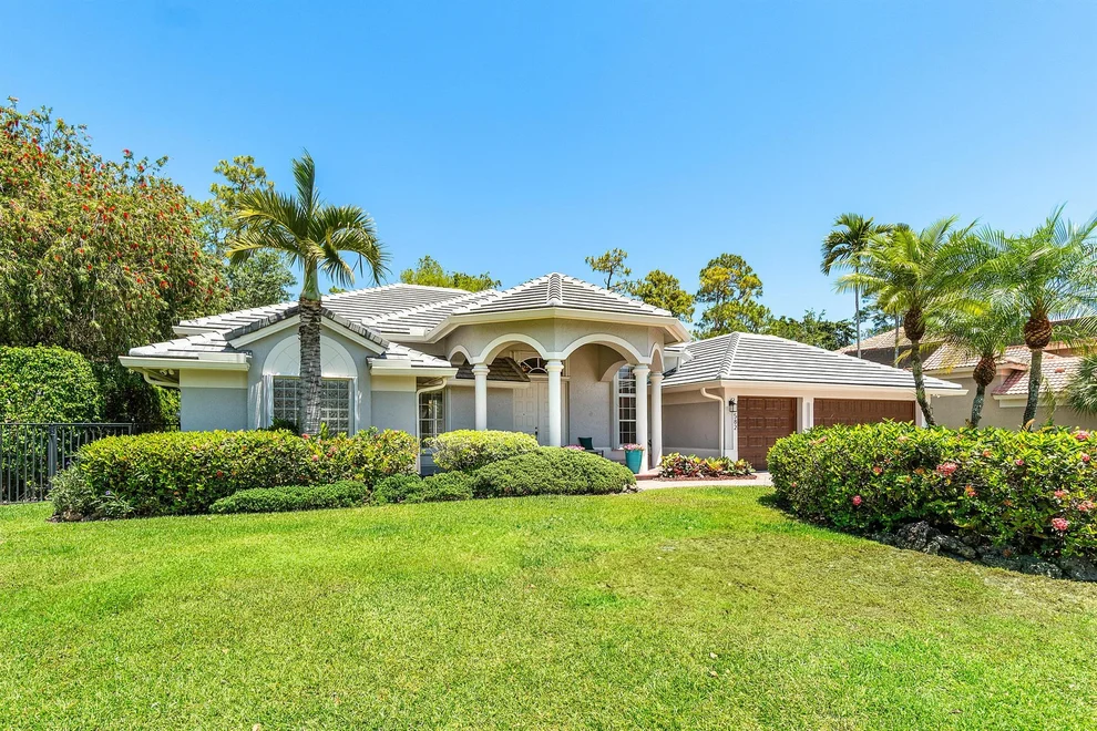 Unit for sale at 582 Cypress Green Circle, Wellington, FL 33414