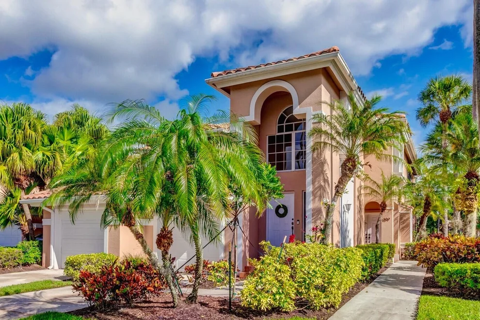 Unit for sale at 207 Legendary Circle, Palm Beach Gardens, FL 33418