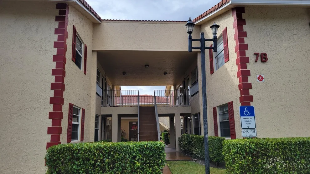 Unit for sale at 3712 N University Drive, Coral Springs, FL 33065