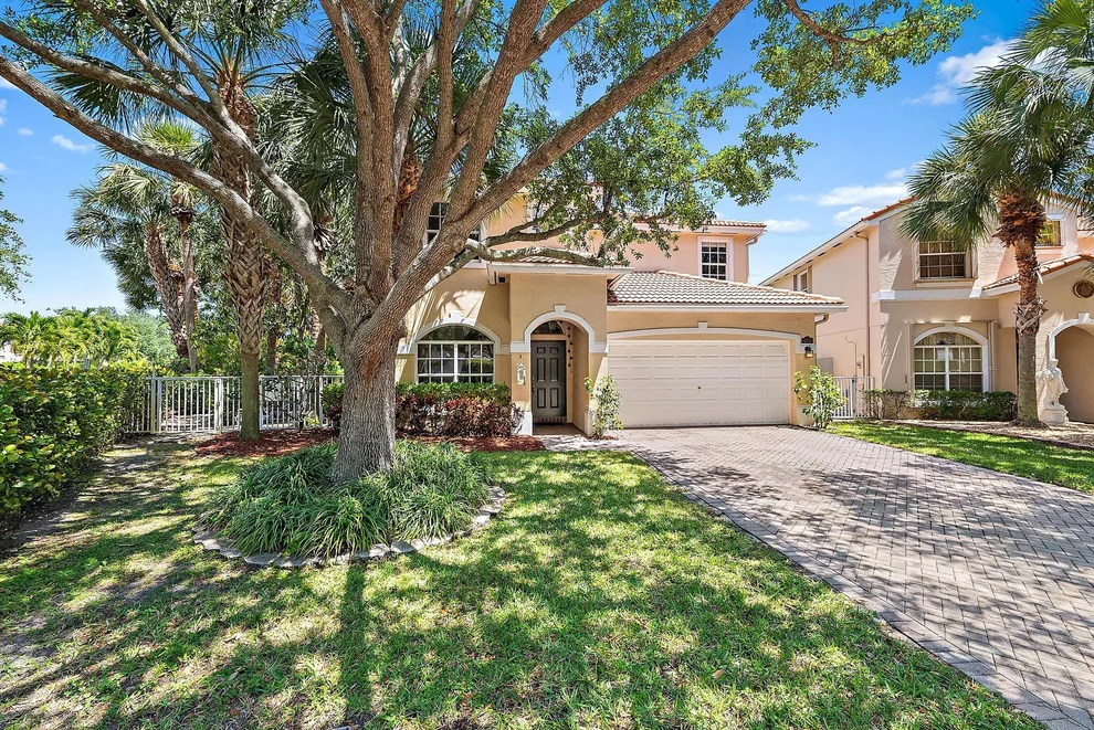 Unit for sale at 4474 Thornwood Circle, Palm Beach Gardens, FL 33418