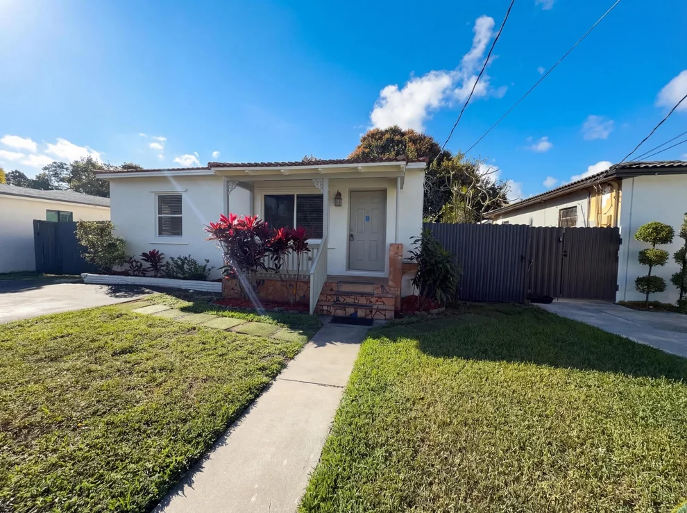 Unit for sale at 2226 Arthur Street, Hollywood, FL 33020