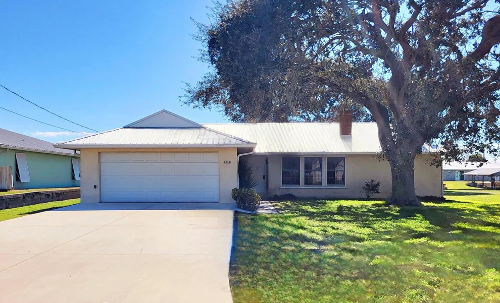 Unit for sale at 2033 Hunter Road, Okeechobee, FL 34974