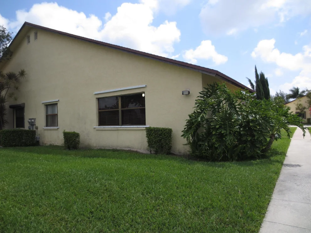 Unit for sale at 483 Springdale Circle, Palm Springs, FL 33461