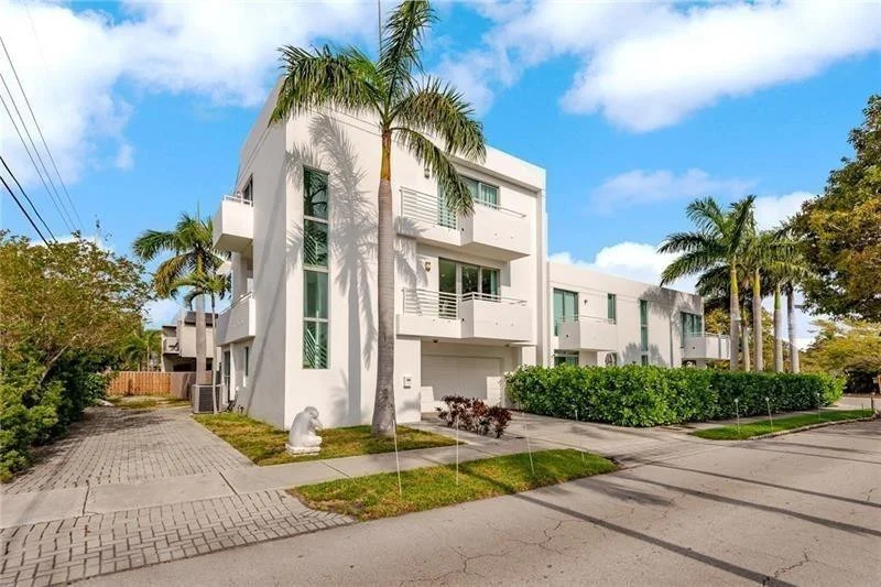 Unit for sale at 561 NE 15th Avenue, Fort Lauderdale, FL 33301