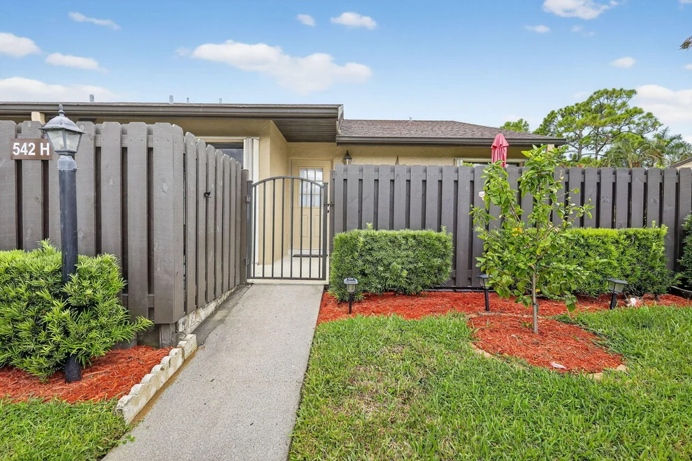 Unit for sale at 542 Shady Pine Way, Greenacres, FL 33415