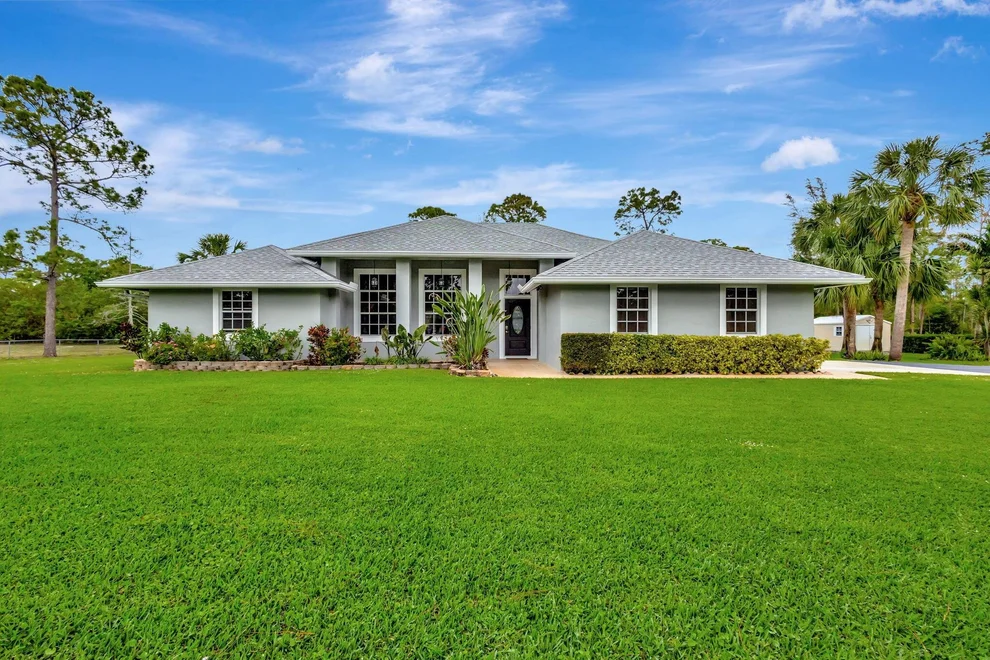 Unit for sale at 16701 82nd Road N, The Acreage, FL 33470