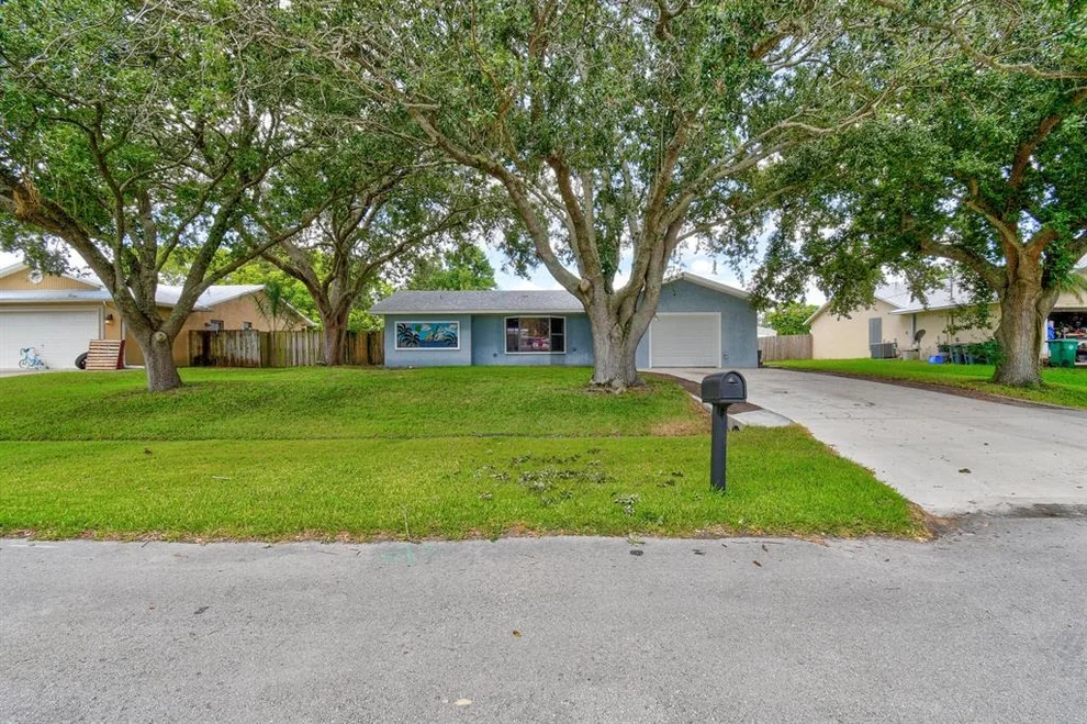 Unit for sale at 520 SW Dairy Road, Port St Lucie, FL 34953