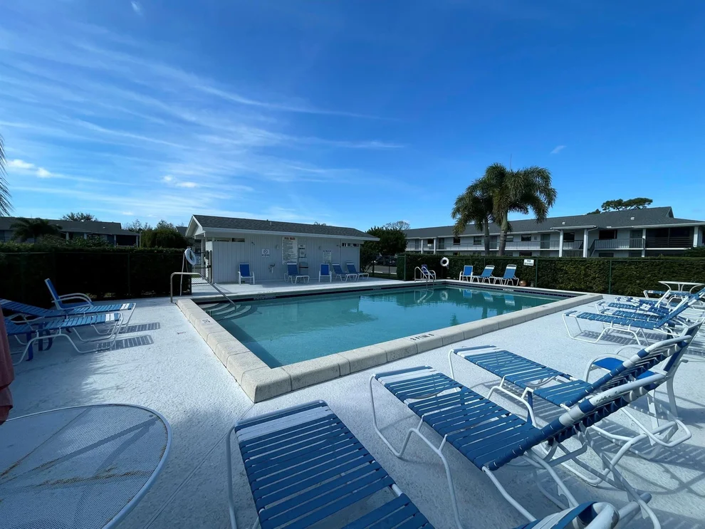 Unit for sale at 1270 SE Parkview Place, Stuart, FL 34994