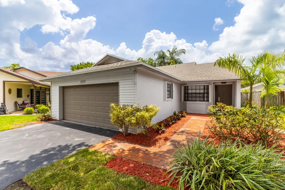 Unit for sale at 8210 SW 41st Street, Davie, FL 33328