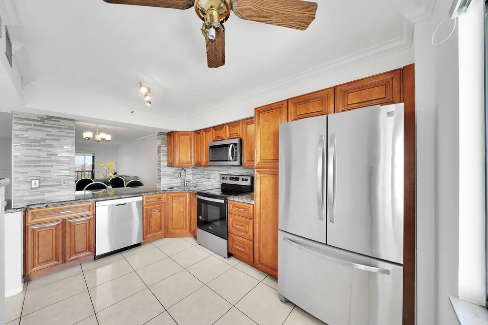 Unit for sale at 7076 Huntington Lane, Delray Beach, FL 33446