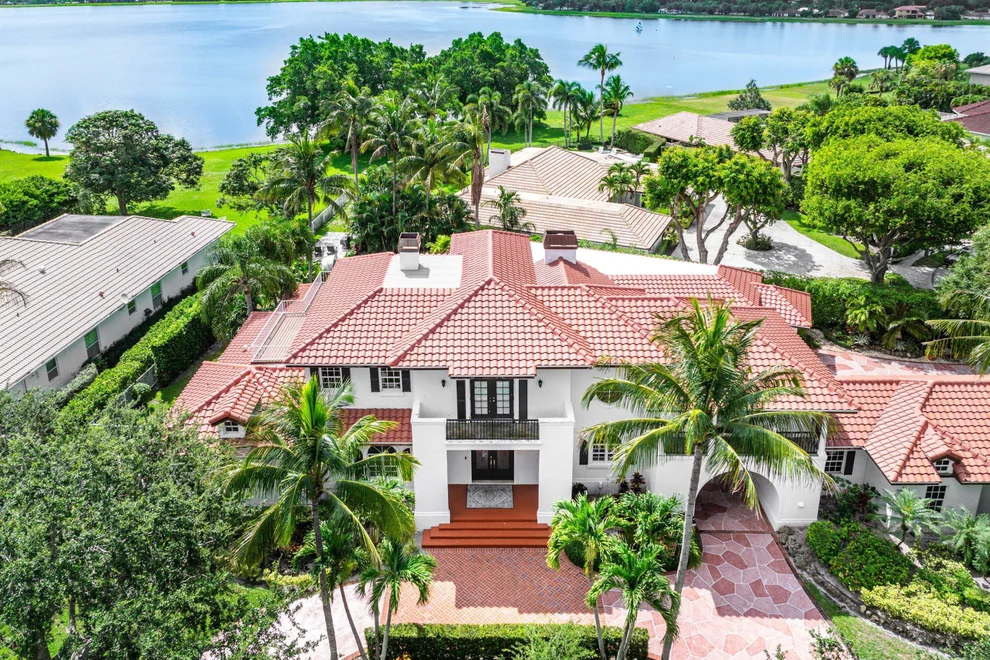 Unit for sale at 2 Firestone Circle, West Palm Beach, FL 33401
