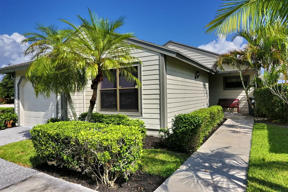 Unit for sale at 2542 Bedford Mews Drive, Wellington, FL 33414