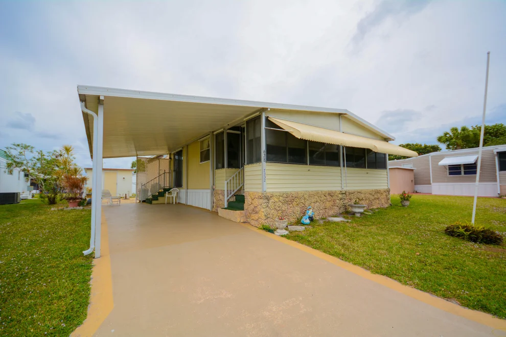 Unit for sale at 7332 44th Terrace N, Riviera Beach, FL 33404