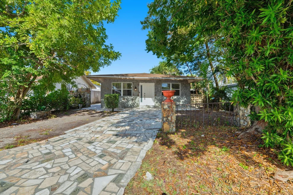 Unit for sale at 5735 Hayes Street, Hollywood, FL 33021