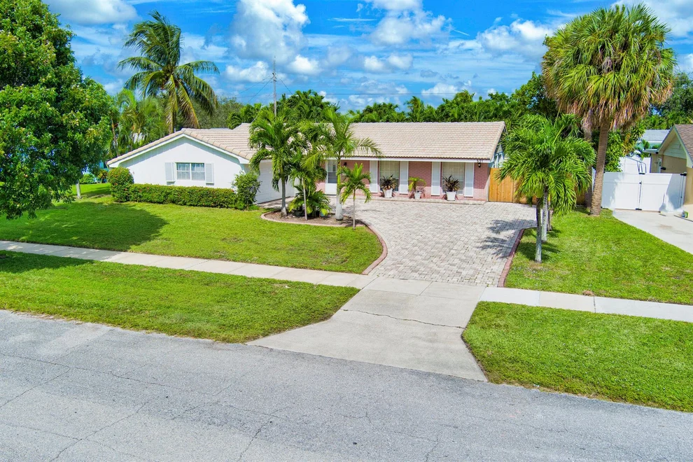 Unit for sale at 531 Harbour Road, North Palm Beach, FL 33408