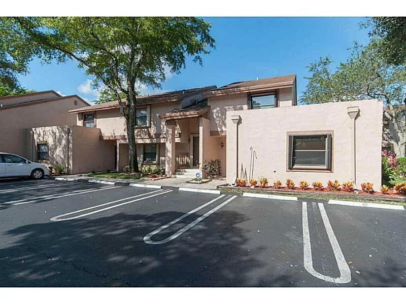 Unit for sale at 43 Chestnut Circle, Cooper City, FL 33026