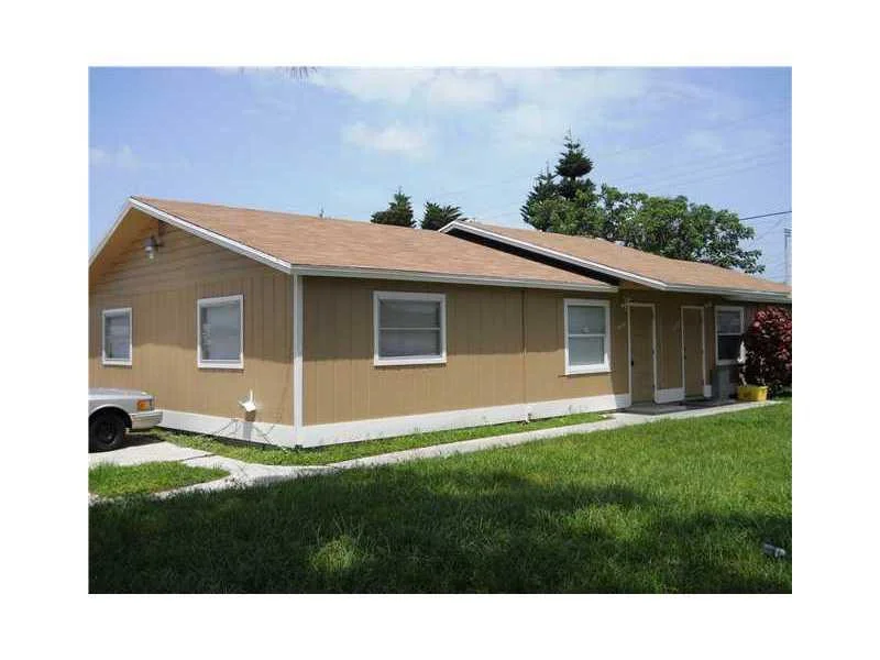Unit for sale at 4681 Weymouth Street, Lake Worth Beach, FL 33463