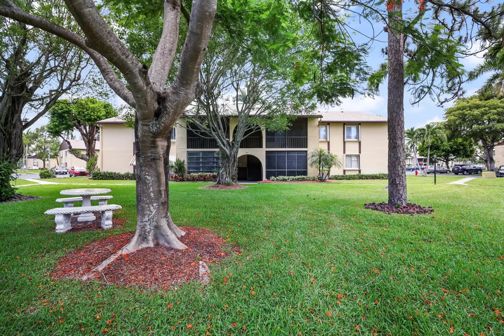 Unit for sale at 321 Pine Ridge Circle, Greenacres, FL 33463