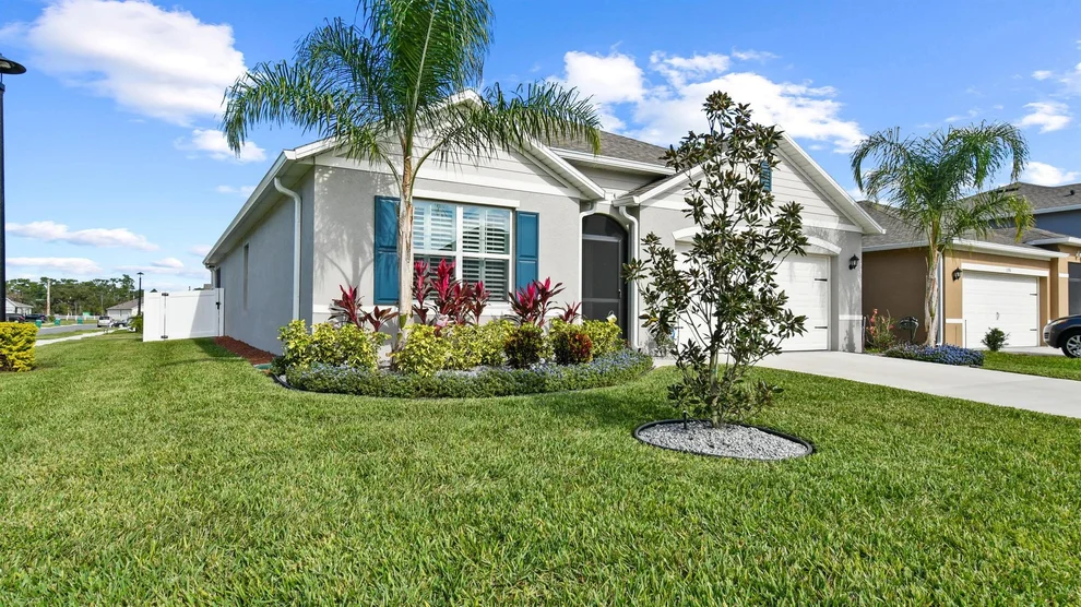 Unit for sale at 1402 Winter Gray Circle, Deltona, FL 32738