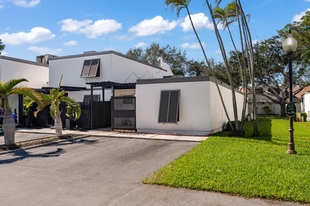 Unit for sale at 1340 E Golfview Drive, Pembroke Pines, FL 33026