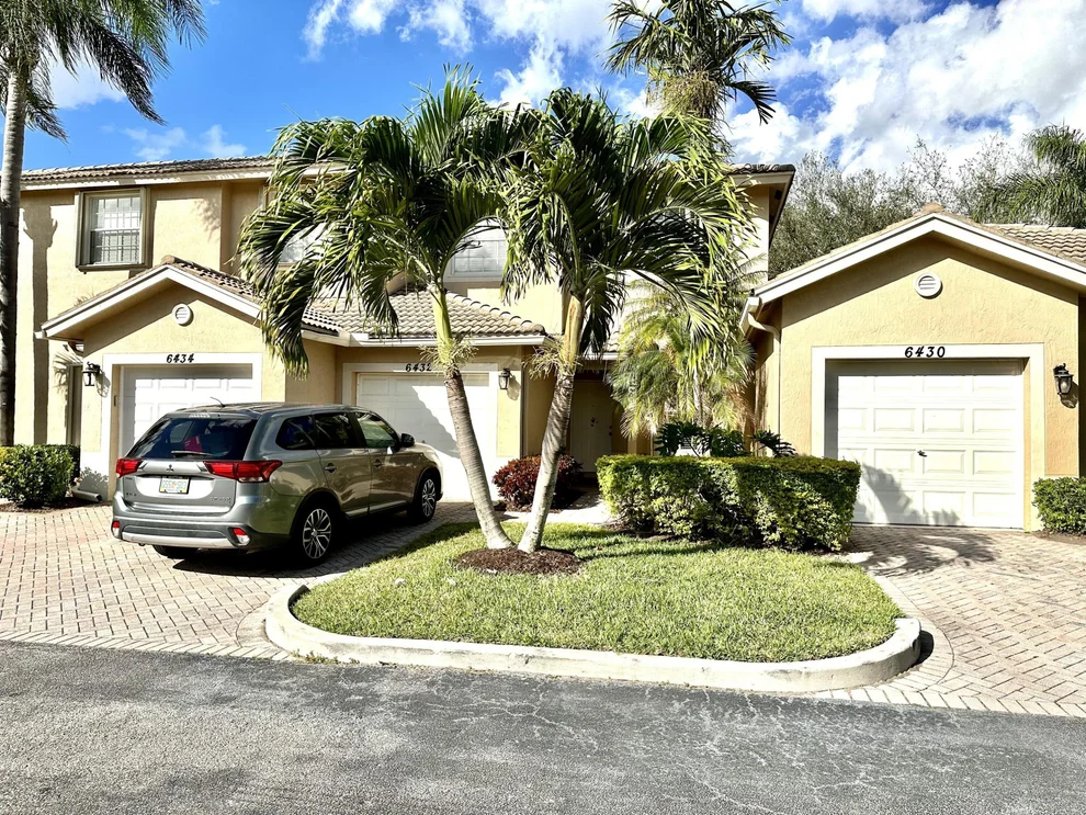 Unit for sale at 6432 Park Lake Circle, Boynton Beach, FL 33437