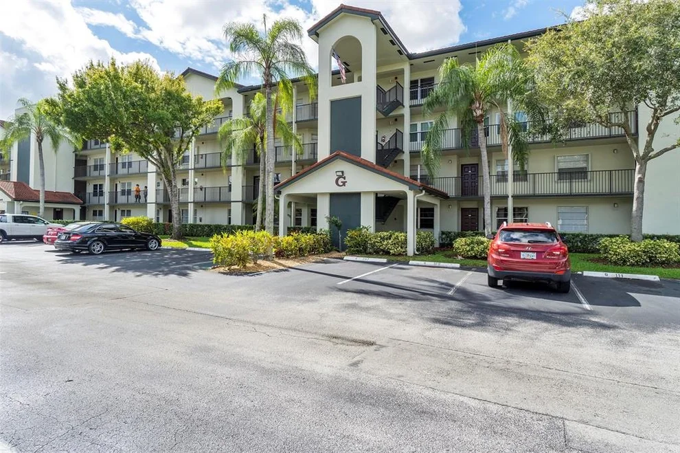 Unit for sale at 1200 SW 130th Avenue, Pembroke Pines, FL 33027