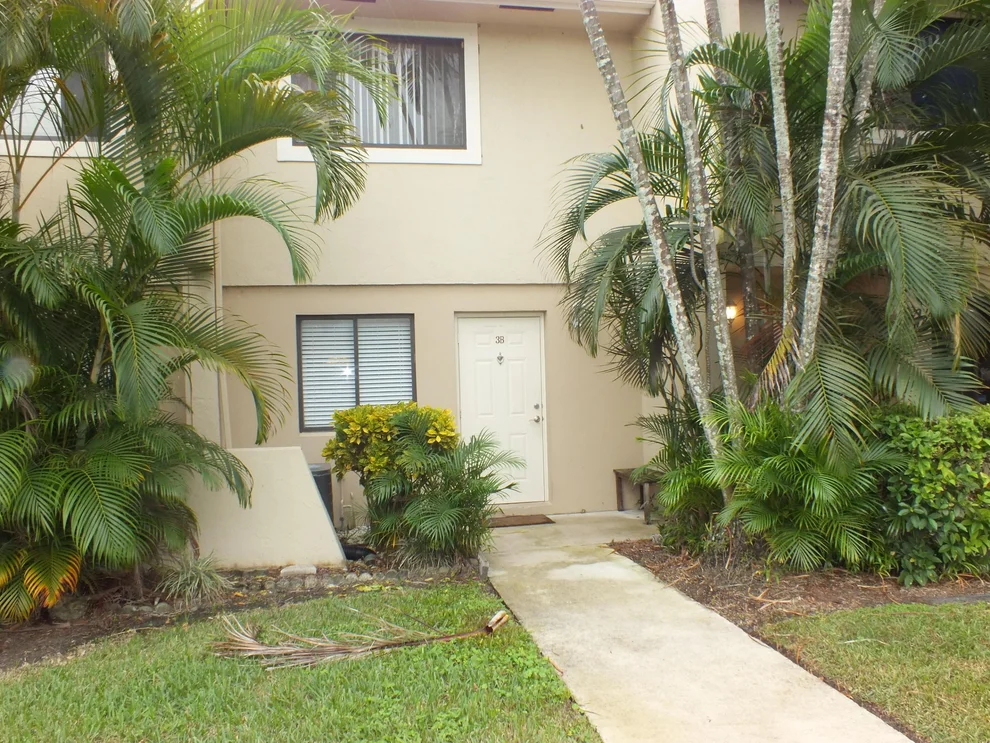 Unit for sale at 139 Sparrow Drive, Royal Palm Beach, FL 33411